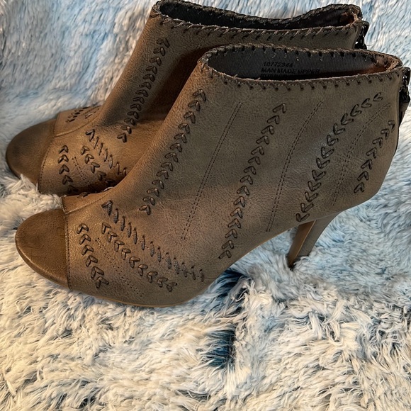 Torrid B Tau Woven Peep Toe heel Size 9M - Picture 11 of 11